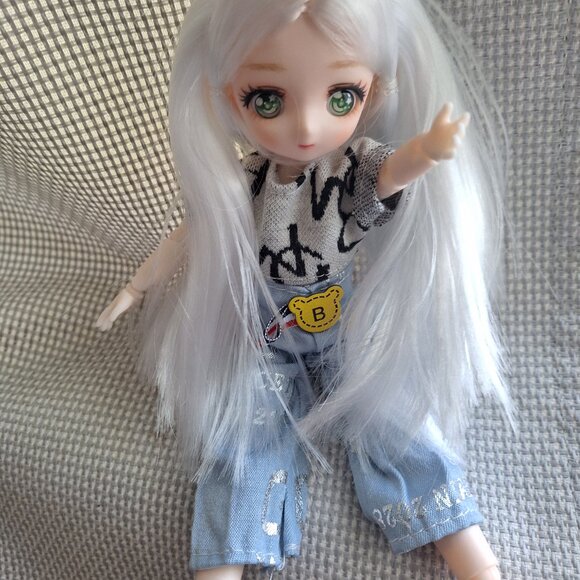 BJD DOLL NEW - Picture 2 of 3